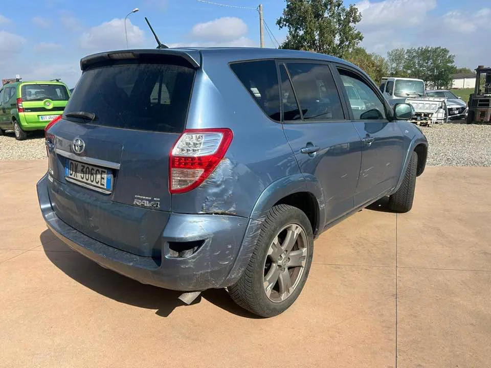 Автомобил 2.2 — снимка 1