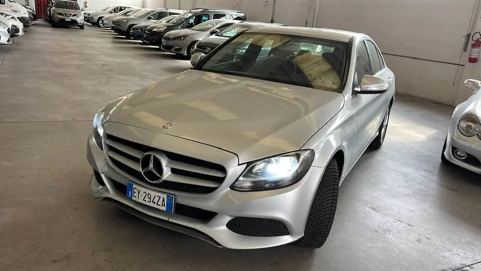 Mercedes-Benz C 180 — снимка 1