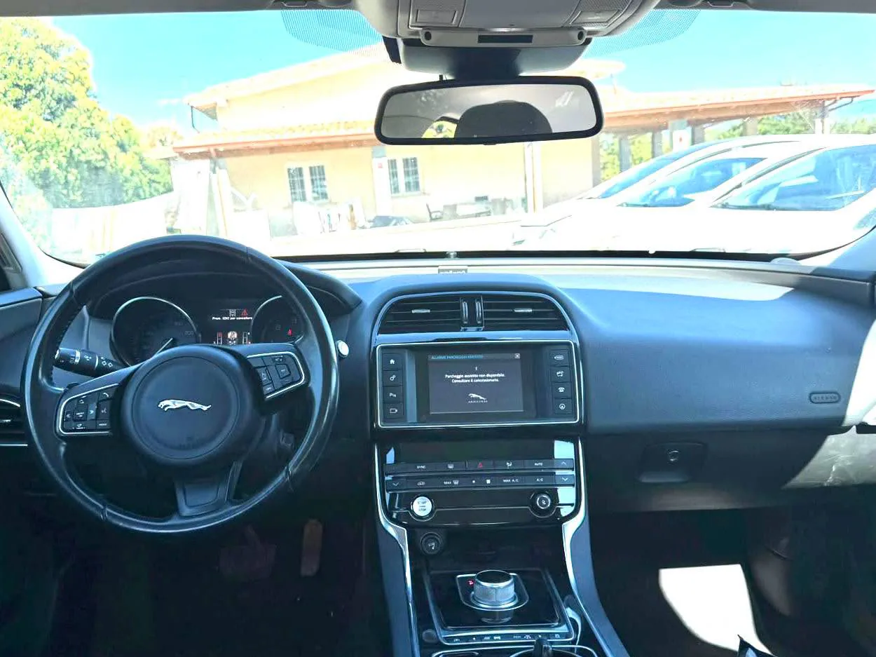 Jaguar XE — снимка 5