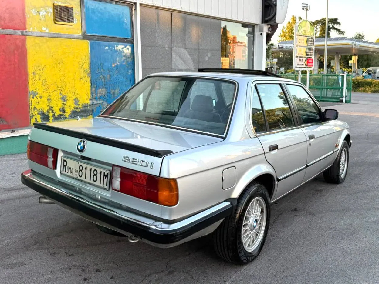 BMW 320i — снимка 3