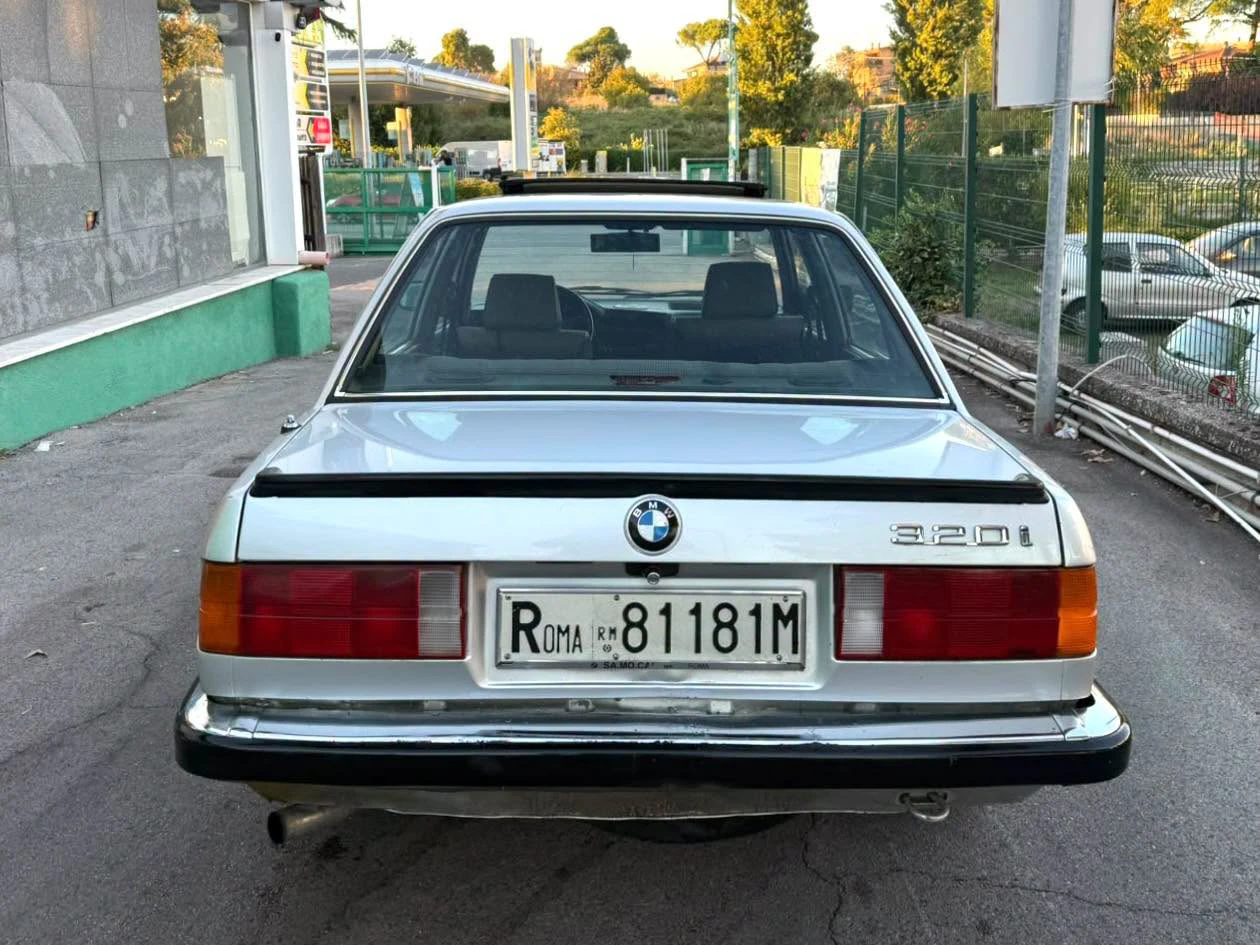 BMW 320i — снимка 4