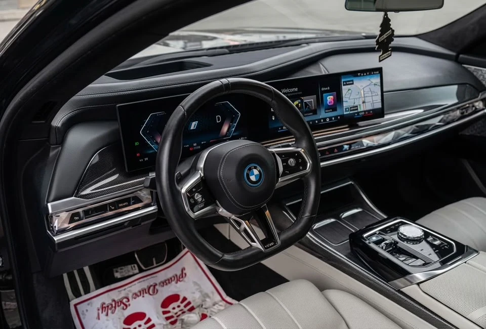 BMW Curved Display W — снимка 3