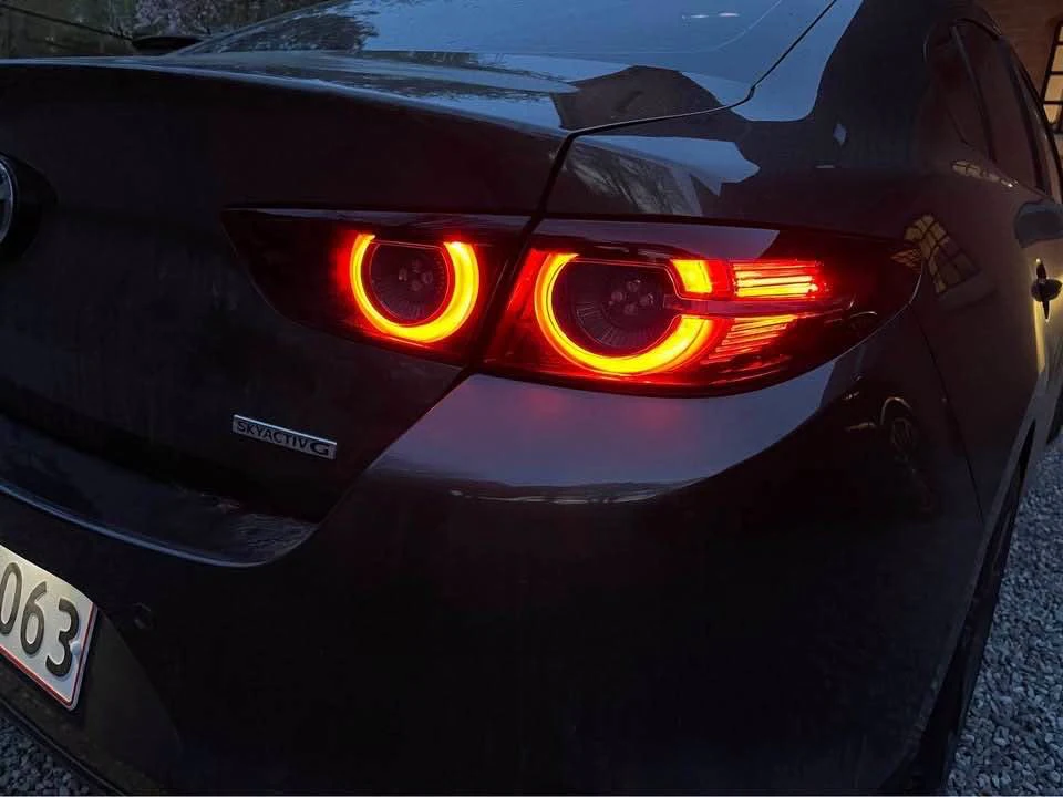 Mazda MAZDA3 — снимка 2