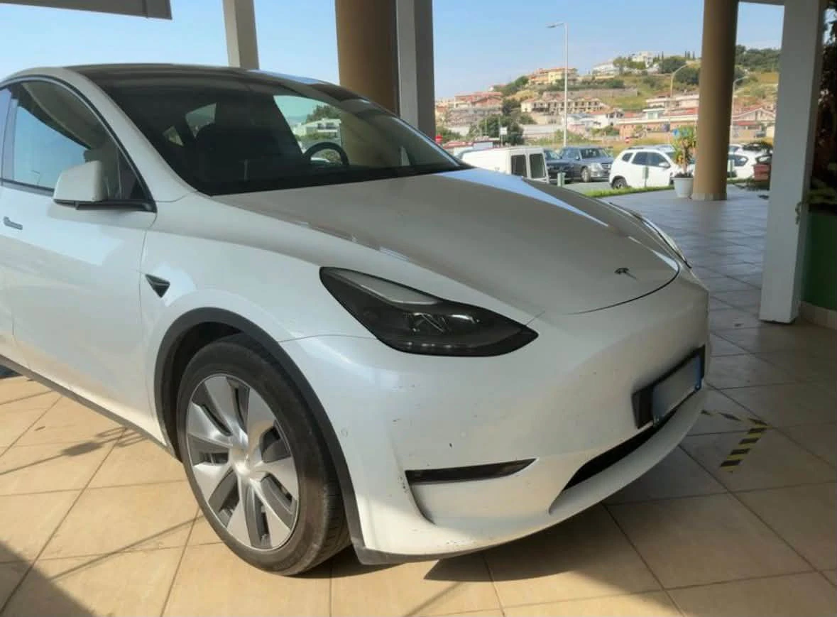 Tesla Model Y Max