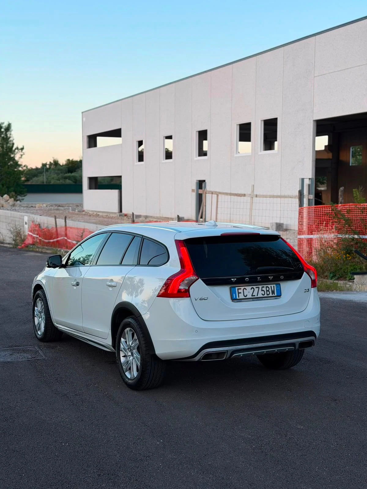Volvo V60 Cross Country — снимка 4