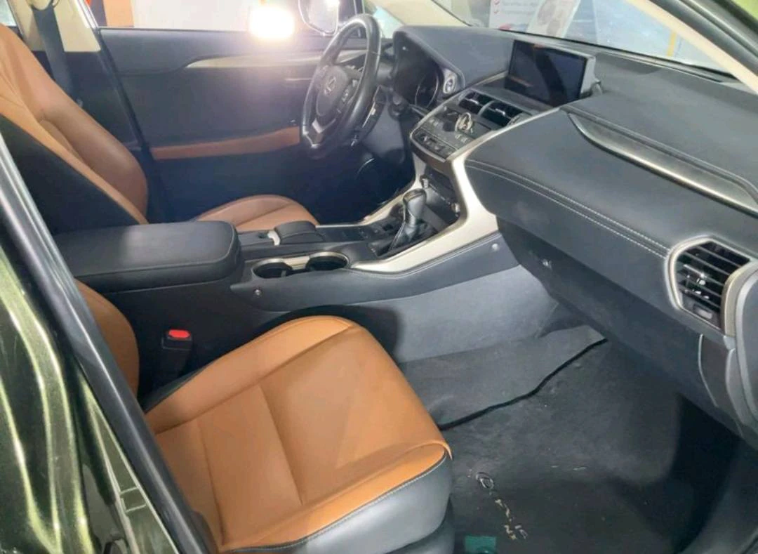 Lexus NX300h Съчетава Надеждността — снимка 3