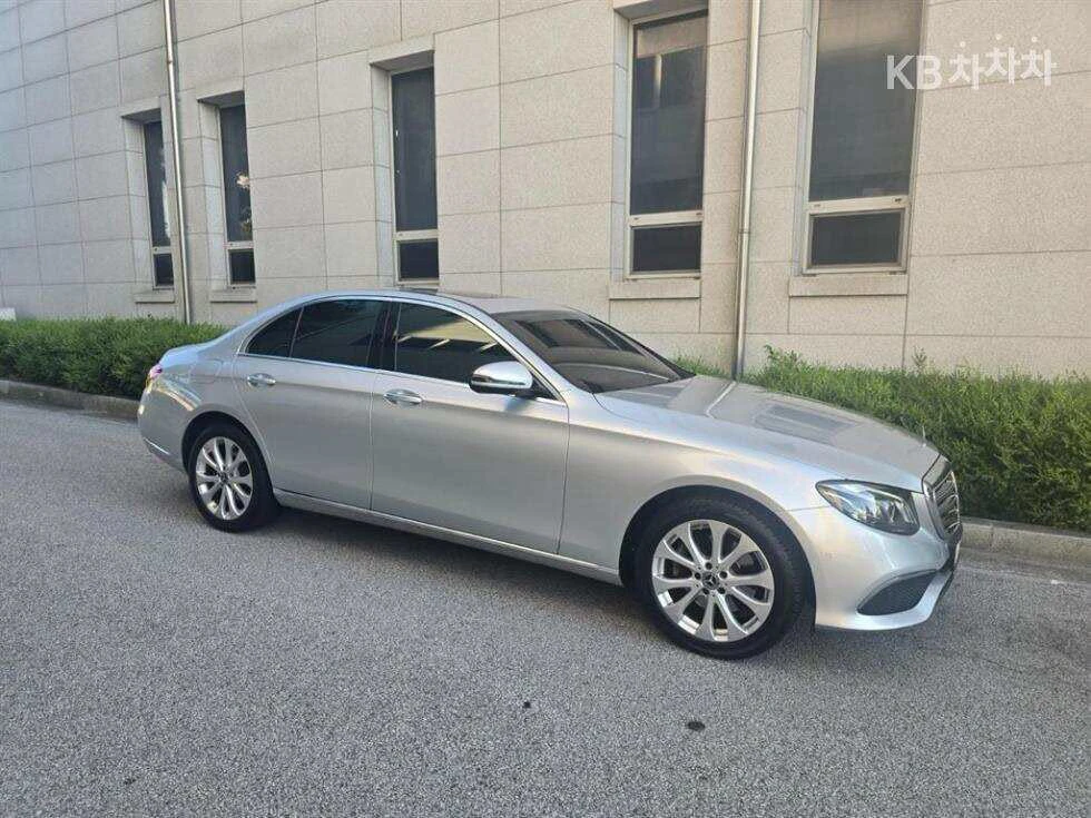 Mercedes-Benz E 220d — снимка 2