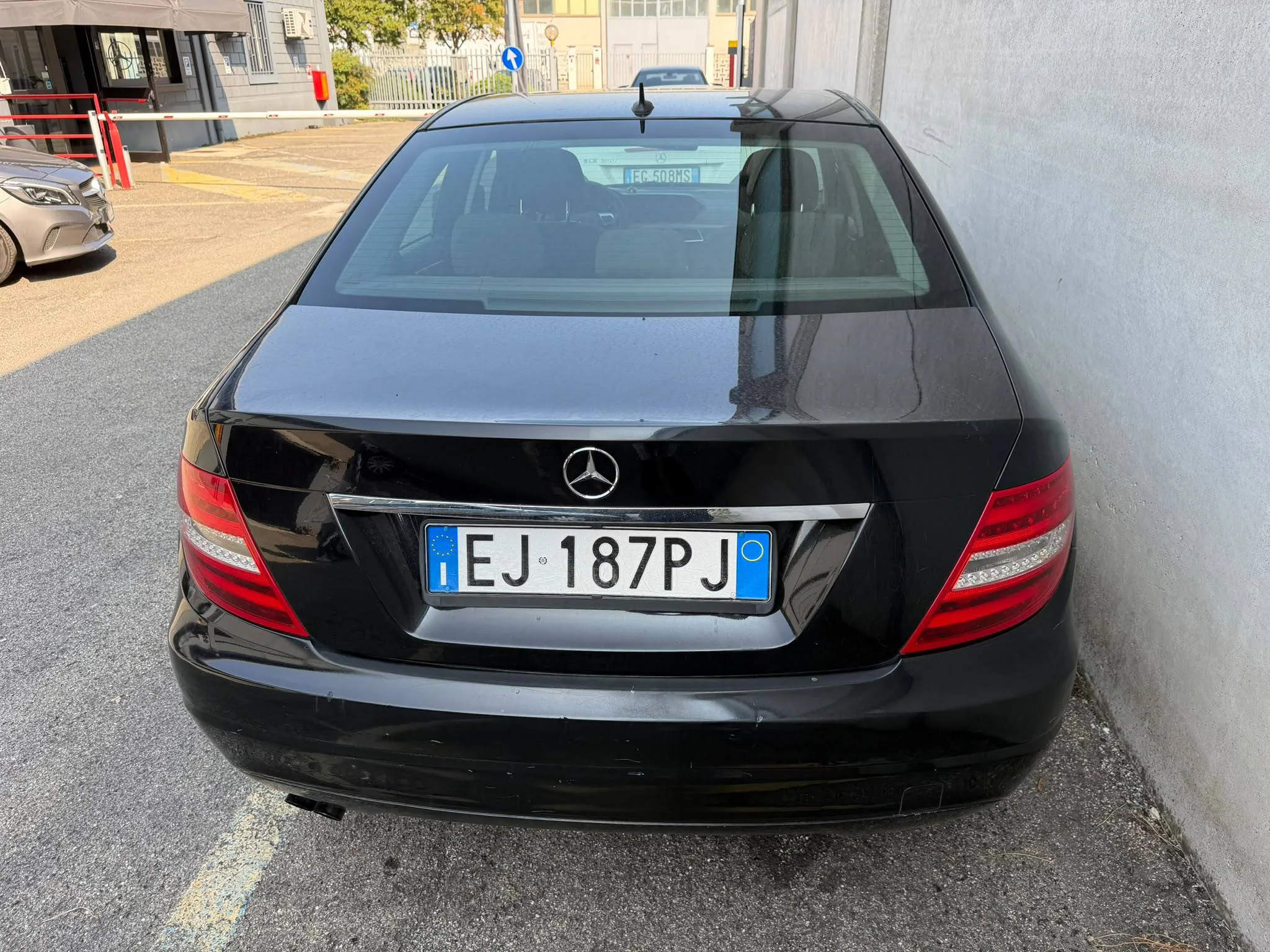Mercedes-Benz C 200 — снимка 5