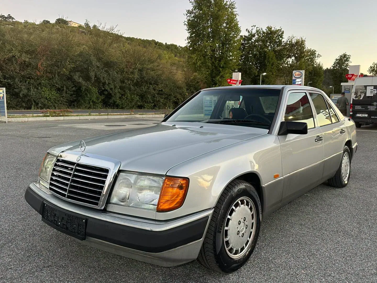 Mercedes-Benz 124 E 200i — снимка 2