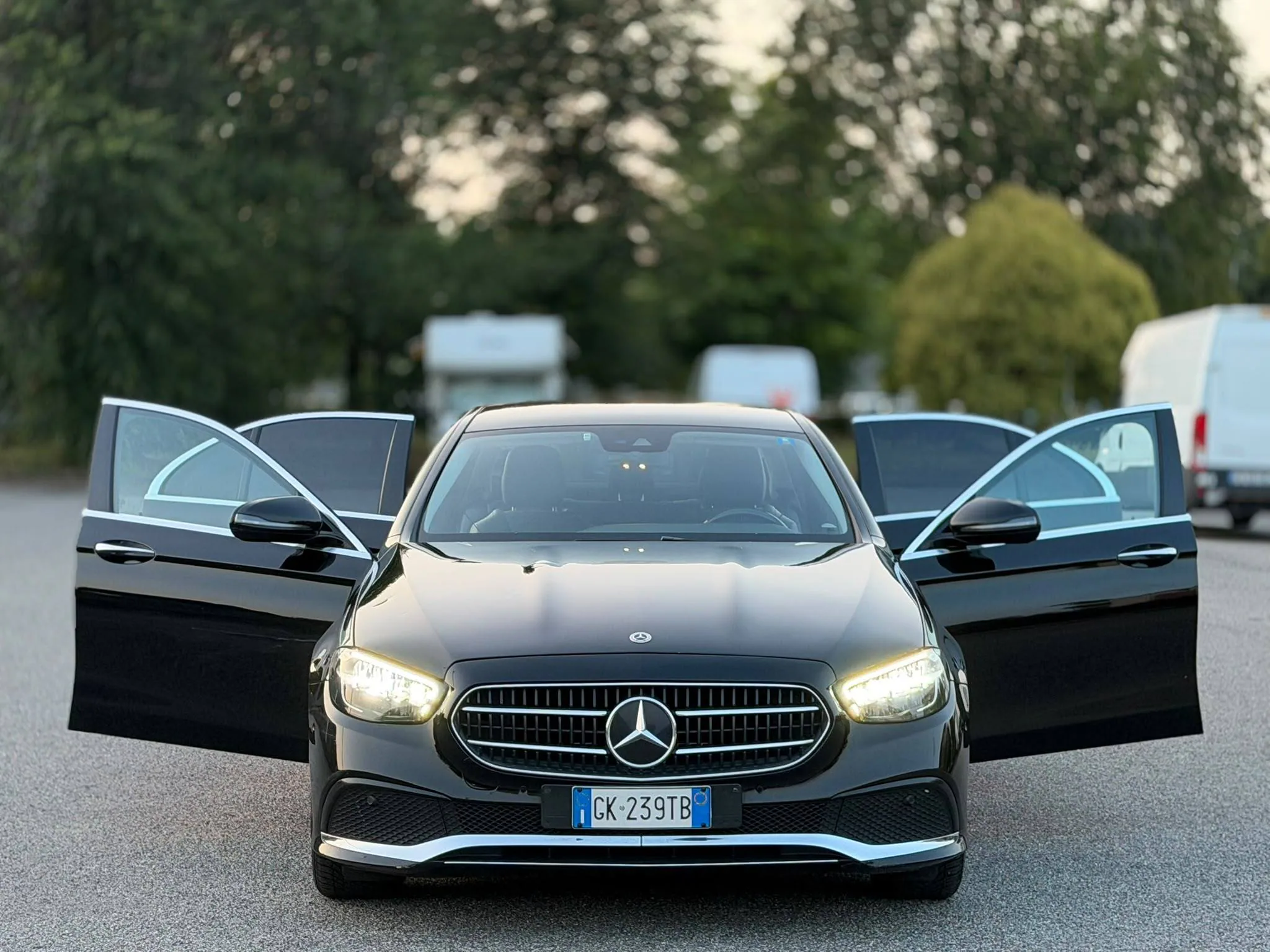 Mercedes-Benz E 220 D — снимка 3