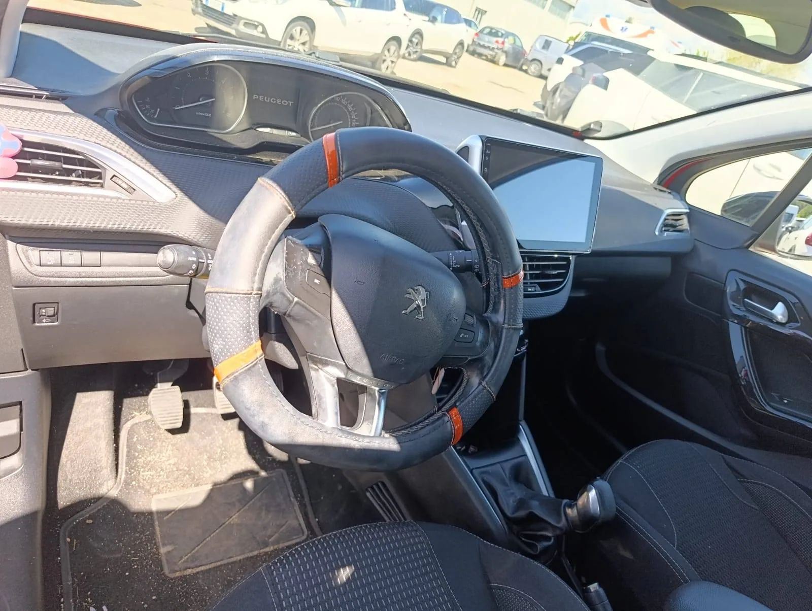 Peugeot 208 — снимка 5