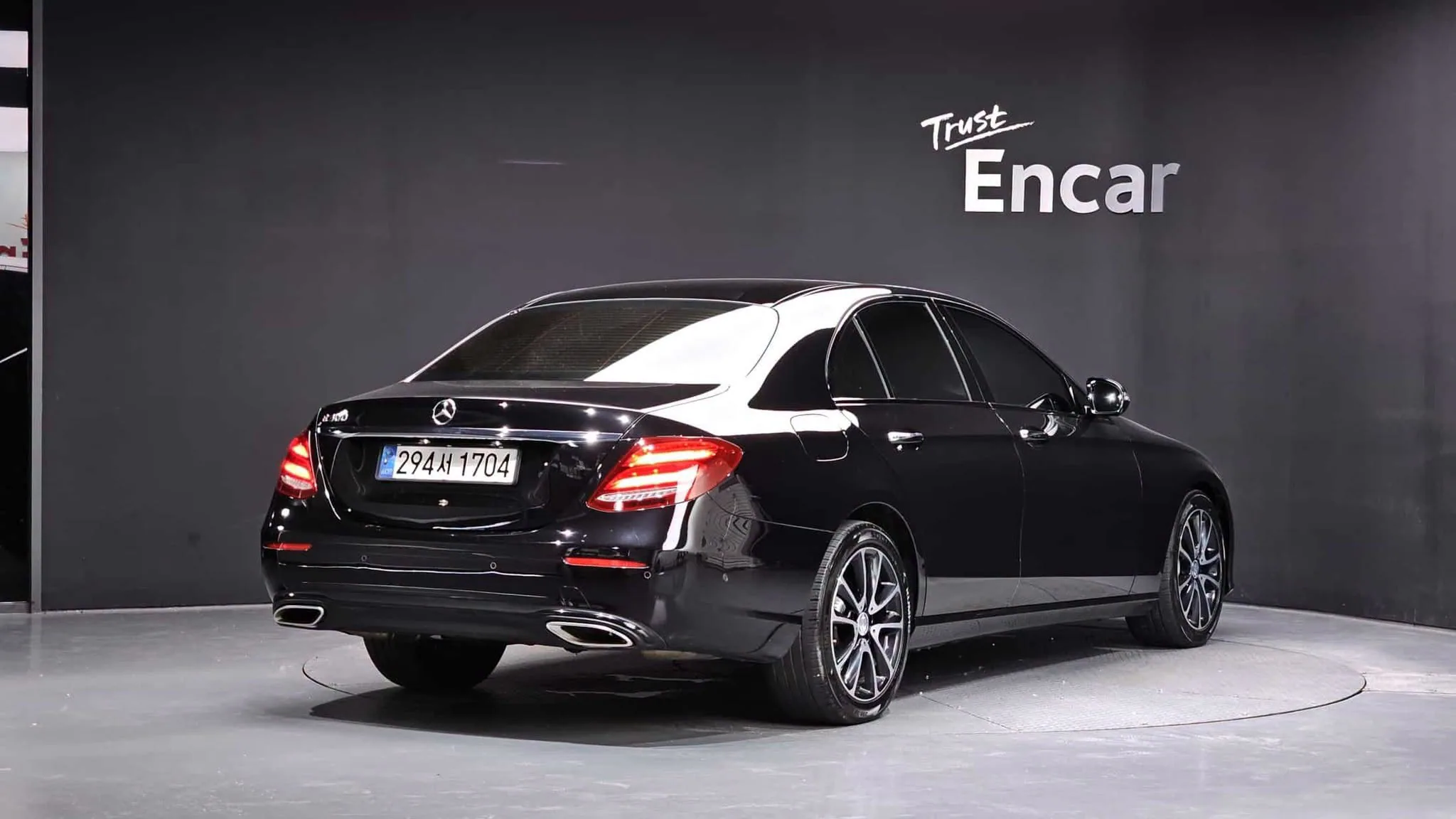 Mercedes-Benz E 300 — снимка 2