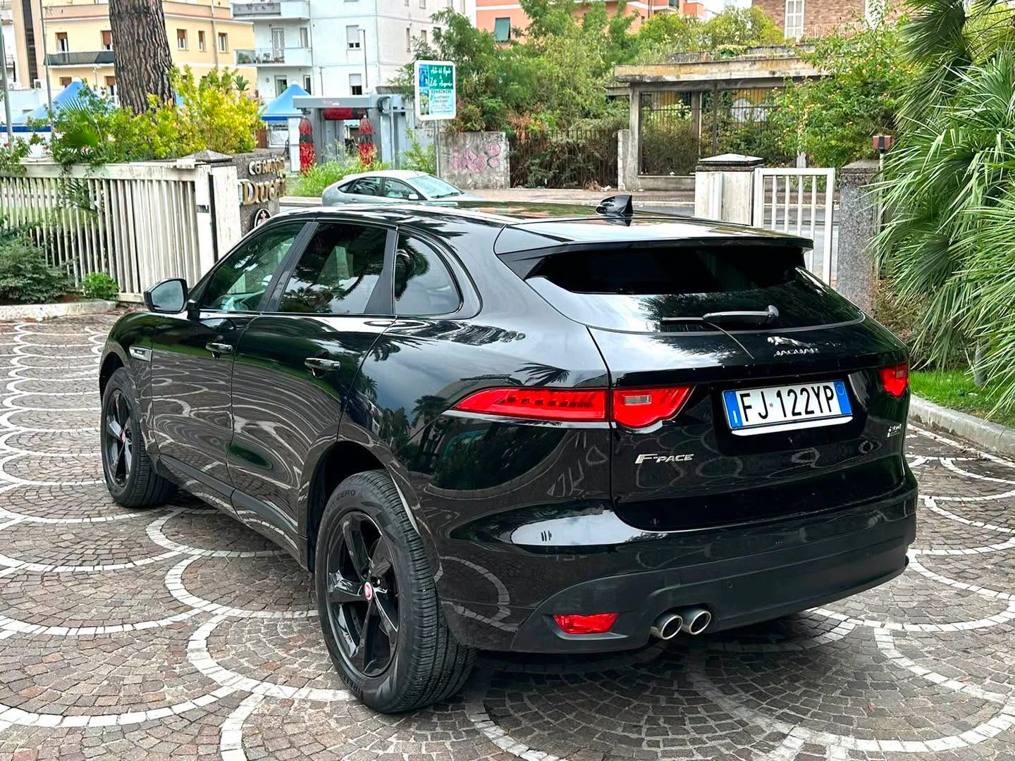 Jaguar F-Pace — снимка 2