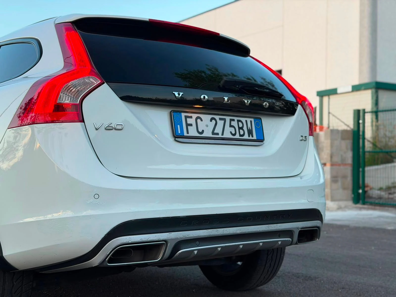 Volvo V60 Cross Country — снимка 5