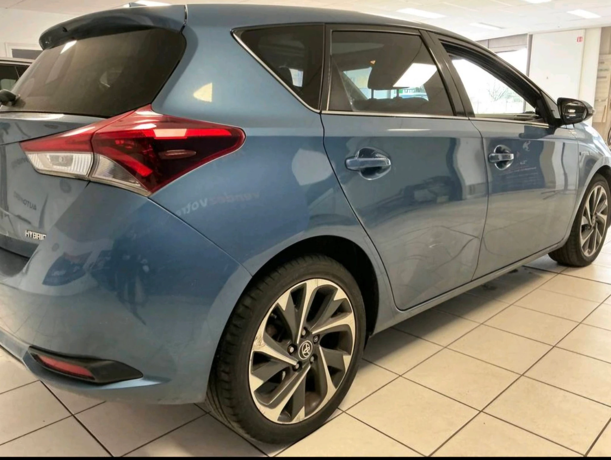 Toyota Auris E Надеждна — снимка 5