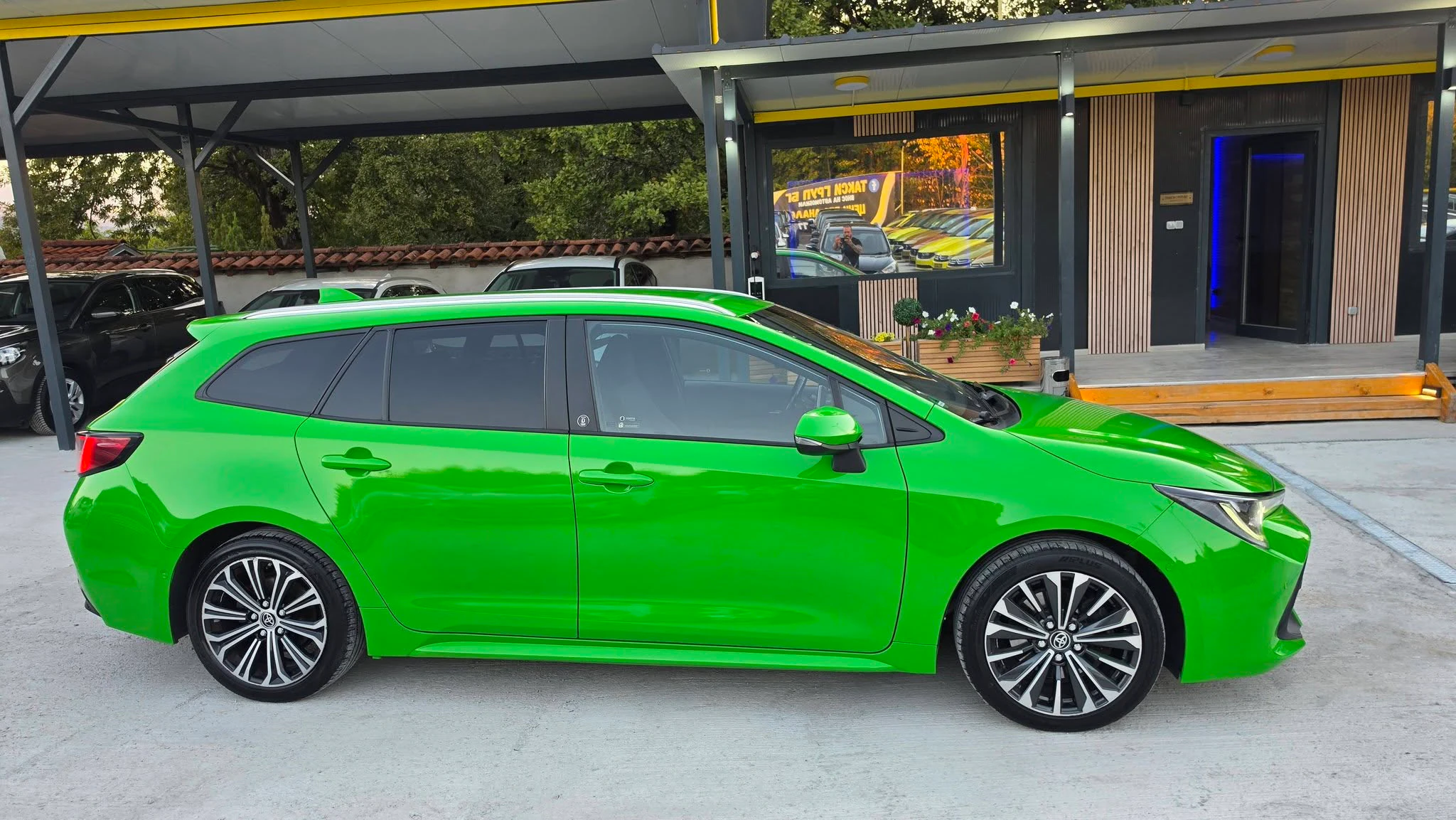 Toyota Corolla Touring Sports — снимка 4