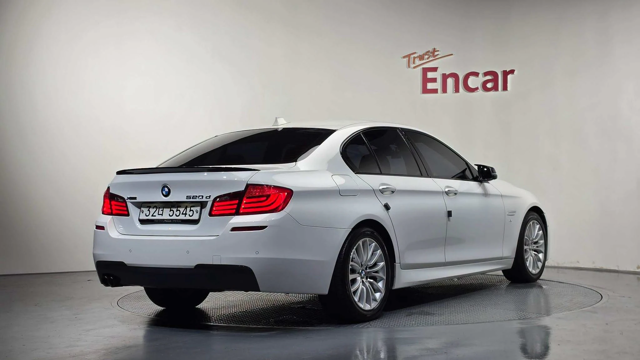 BMW 5 Series F10 — снимка 2