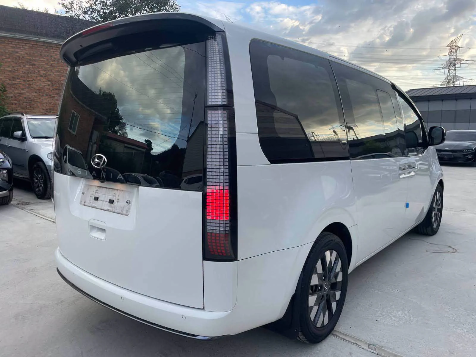 Hyundai Staria — снимка 4