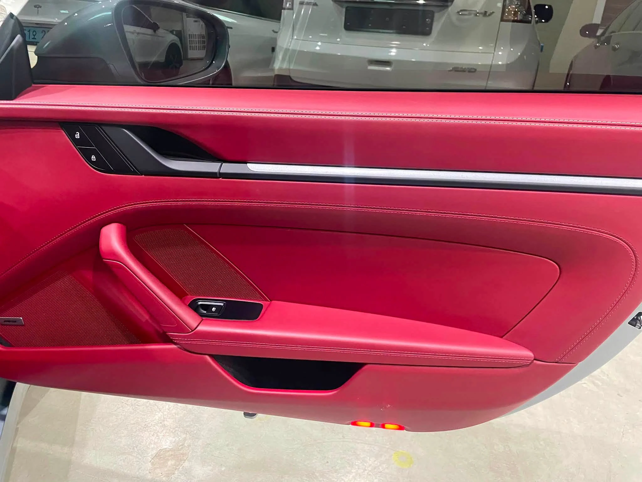 Porsche 911 Carrera 4 — снимка 3