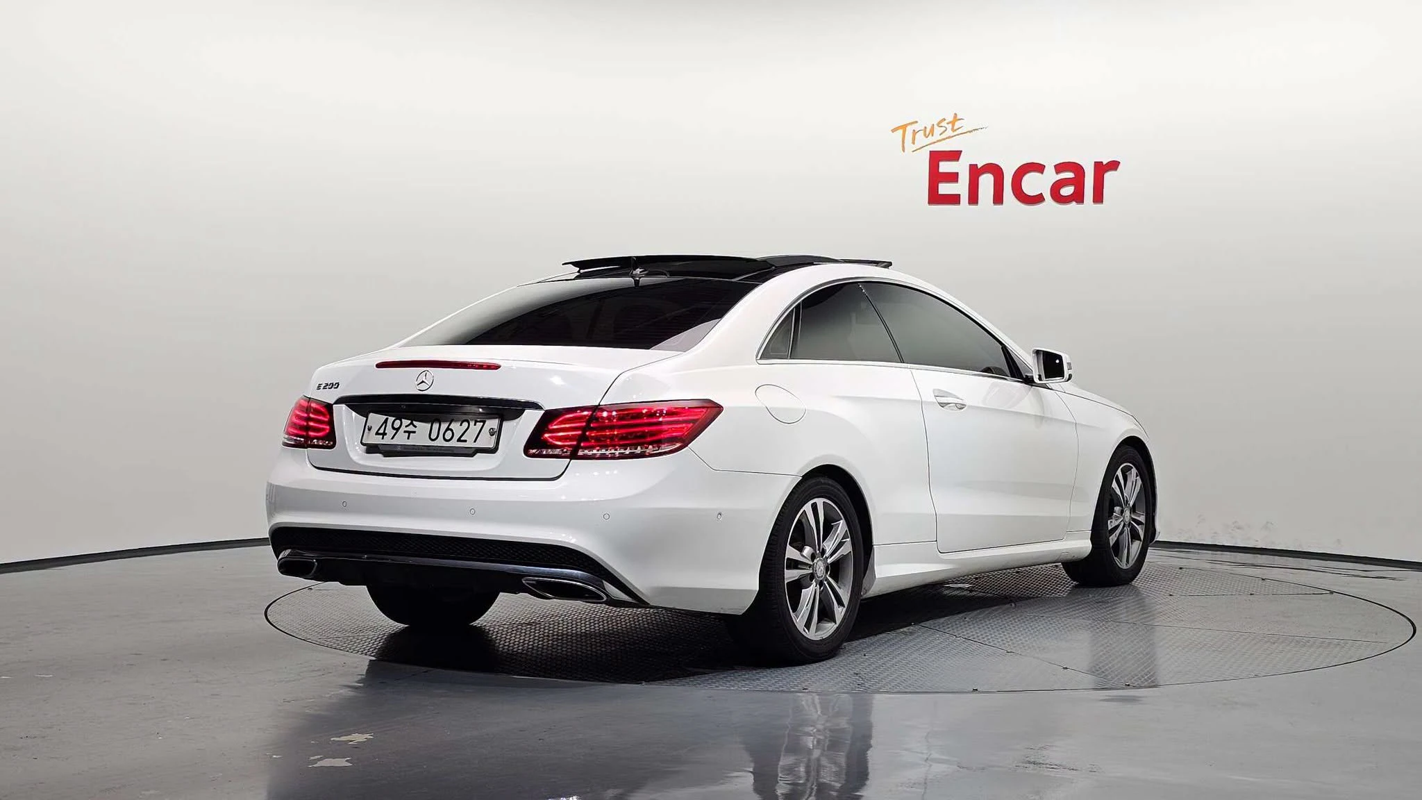 Mercedes-Benz E 200 — снимка 2
