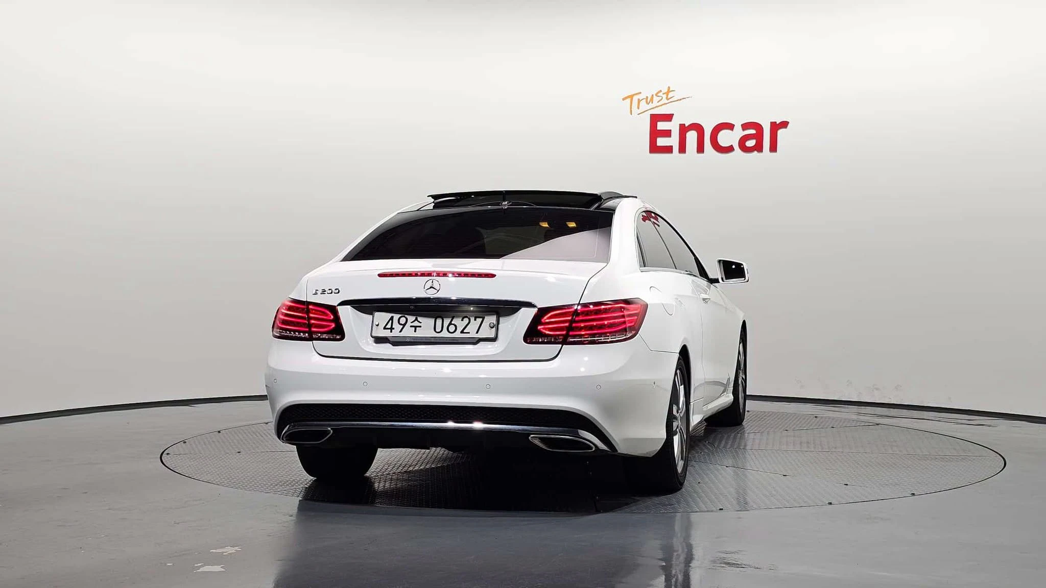 Mercedes-Benz E 200 — снимка 4