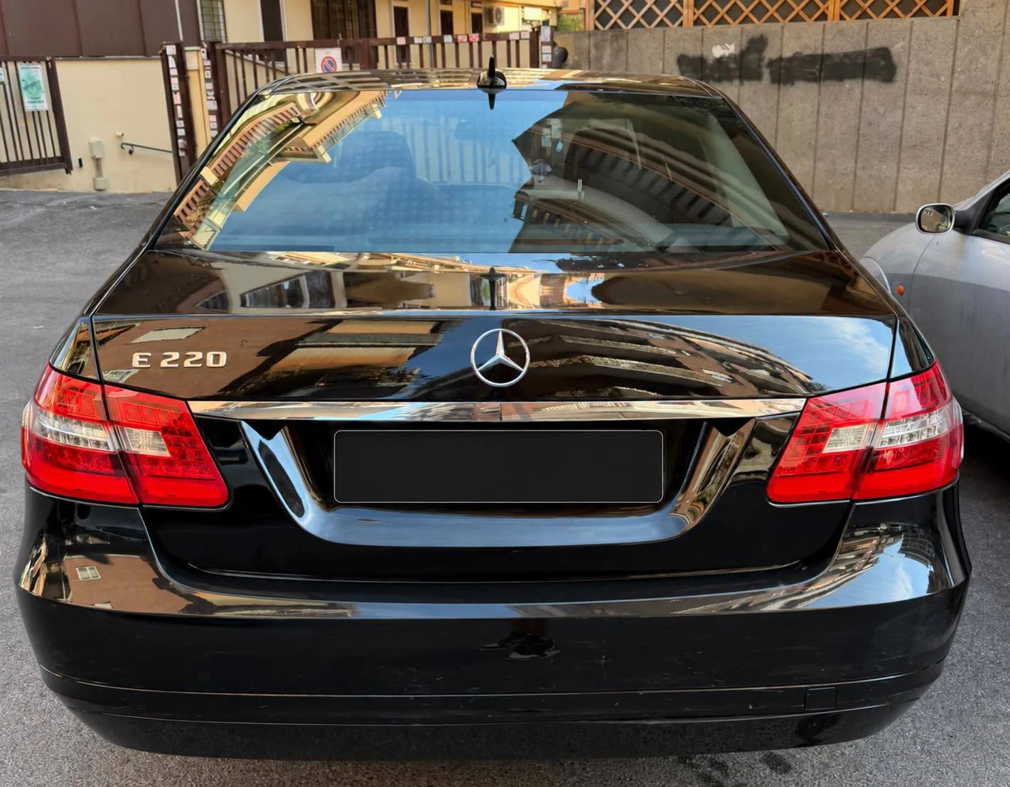 Mercedes-Benz E 220d — снимка 3