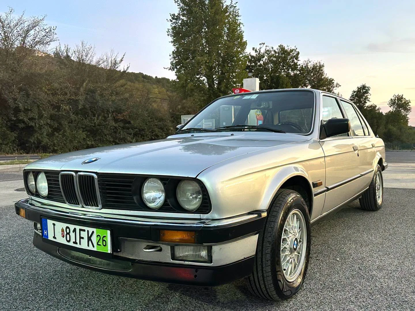BMW 320i — снимка 2