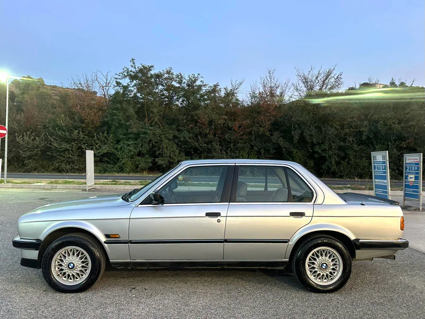 BMW 320i — снимка 4